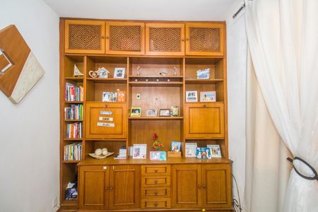 Sala de casa à venda com 4 quartos, 150m² em Vila Valqueire, Rio de Janeiro