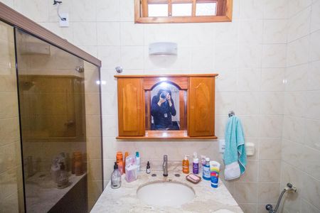 Casa à venda com 150m², 4 quartos e 2 vagasBanheiro da Suíte