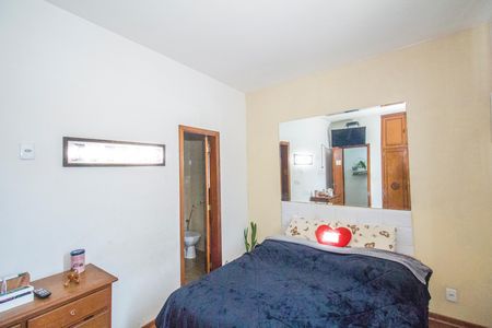 Casa à venda com 150m², 4 quartos e 2 vagasSuíte