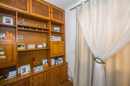 Sala de casa à venda com 4 quartos, 150m² em Vila Valqueire, Rio de Janeiro