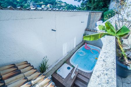 Casa à venda com 150m², 4 quartos e 2 vagasÁrea externa