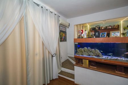 Casa à venda com 150m², 4 quartos e 2 vagasSala