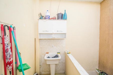 Casa à venda com 150m², 4 quartos e 2 vagasCozinha e Área de Serviço