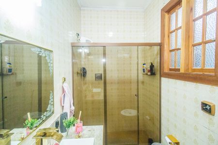 Casa à venda com 150m², 4 quartos e 2 vagasBanheiro
