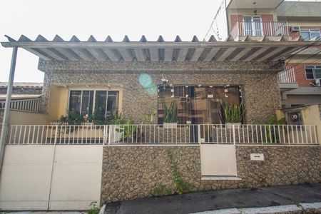 Casa à venda com 150m², 4 quartos e 2 vagasFachada