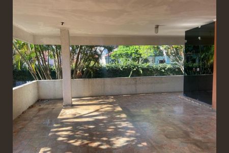 Casa à venda com 704m², 5 quartos e 7 vagas Casa à venda com 704m², 5 quartos e 7 vagasFoto 03