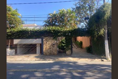 Casa à venda com 704m², 5 quartos e 7 vagas Casa à venda com 704m², 5 quartos e 7 vagasFoto 04