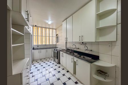 Apartamento para alugar com 348m², 5 quartos e 1 vaga