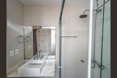 Apartamento para alugar com 348m², 5 quartos e 1 vaga