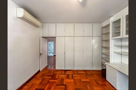 Apartamento para alugar com 348m², 5 quartos e 1 vaga