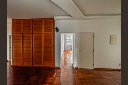 Apartamento para alugar com 348m², 5 quartos e 1 vaga