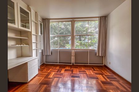 Apartamento para alugar com 348m², 5 quartos e 1 vaga