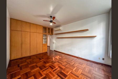 Apartamento para alugar com 348m², 5 quartos e 1 vaga