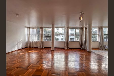 Apartamento para alugar com 348m², 5 quartos e 1 vaga