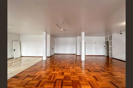 Apartamento para alugar com 348m², 5 quartos e 1 vaga
