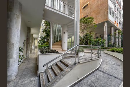 Apartamento para alugar com 348m², 5 quartos e 1 vaga