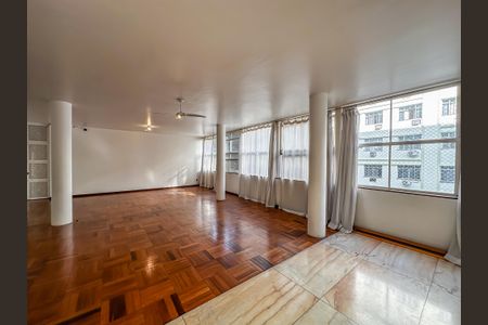Apartamento para alugar com 348m², 5 quartos e 1 vaga