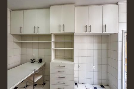Apartamento para alugar com 348m², 5 quartos e 1 vaga