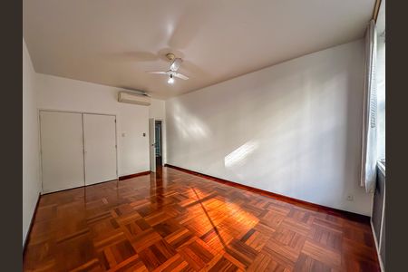 Apartamento para alugar com 348m², 5 quartos e 1 vaga