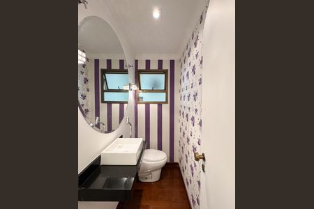 Apartamento à venda com 230m², 3 quartos e 3 vagas Apartamento à venda com 230m², 3 quartos e 3 vagasLavabo