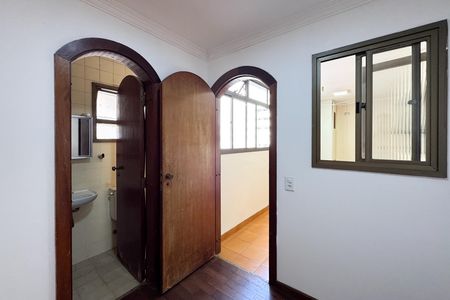 Apartamento à venda com 230m², 3 quartos e 3 vagas Apartamento à venda com 230m², 3 quartos e 3 vagasQuarto de Serviço