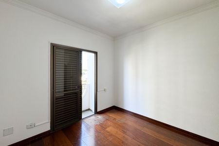 Apartamento à venda com 230m², 3 quartos e 3 vagas Apartamento à venda com 230m², 3 quartos e 3 vagasSuíte 2