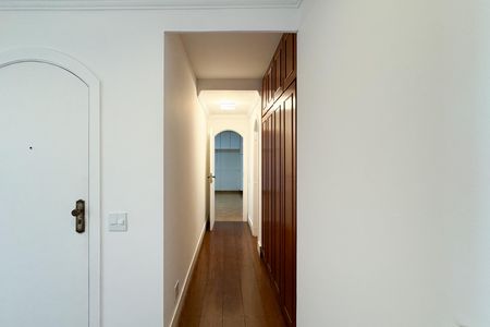 Apartamento à venda com 230m², 3 quartos e 3 vagas Apartamento à venda com 230m², 3 quartos e 3 vagasHall