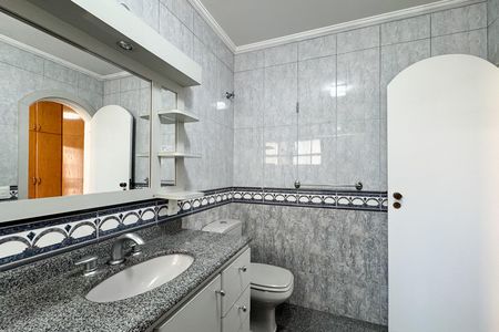Apartamento à venda com 230m², 3 quartos e 3 vagas Apartamento à venda com 230m², 3 quartos e 3 vagasBanheiro - Suíte 1