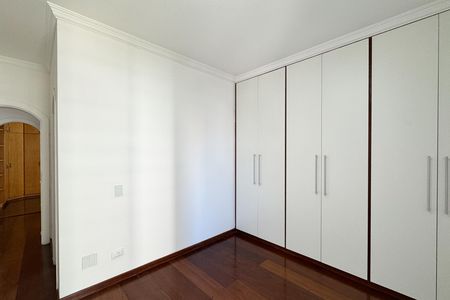 Apartamento à venda com 230m², 3 quartos e 3 vagas Apartamento à venda com 230m², 3 quartos e 3 vagasSuíte 2