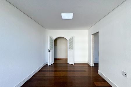 Apartamento à venda com 230m², 3 quartos e 3 vagas Apartamento à venda com 230m², 3 quartos e 3 vagasSala