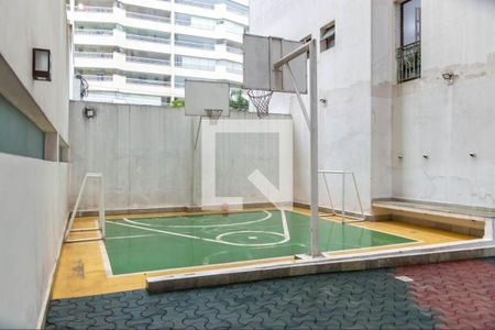 Apartamento à venda com 230m², 3 quartos e 3 vagas Apartamento à venda com 230m², 3 quartos e 3 vagasÁrea comum- Quadra