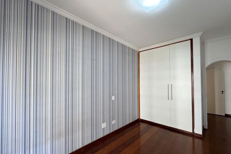 Apartamento à venda com 230m², 3 quartos e 3 vagas Apartamento à venda com 230m², 3 quartos e 3 vagasQuarto