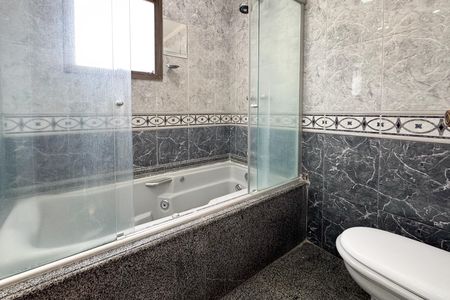 Apartamento à venda com 230m², 3 quartos e 3 vagas Apartamento à venda com 230m², 3 quartos e 3 vagasBanheiro - Suíte 3