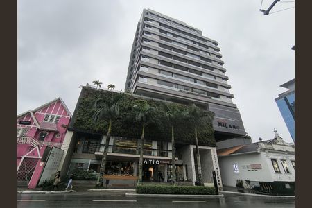 Apartamento para alugar com 61m², 1 quarto e 1 vaga Apartamento para alugar com 61m², 1 quarto e 1 vagaFachada