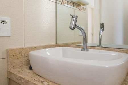 Apartamento à venda com 61m², 3 quartos e 1 vaga Apartamento à venda com 61m², 3 quartos e 1 vagaBanheiro da Suíte