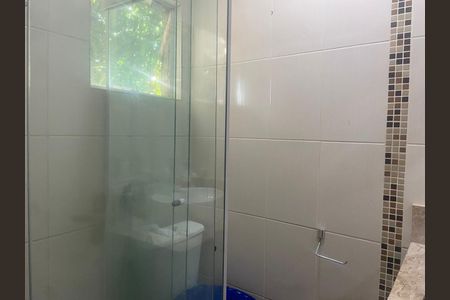 Banheiro de casa de condomínio à venda com 3 quartos, 110m² em Chácara Seis de Outubro, São Paulo