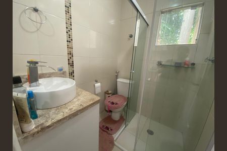 Casa de condomínio à venda com 110m², 3 quartos e 2 vagasBanheiro