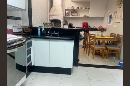 Casa de condomínio à venda com 110m², 3 quartos e 2 vagasCozinha