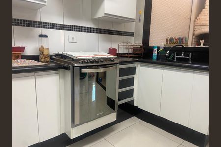 Casa de condomínio à venda com 110m², 3 quartos e 2 vagasCozinha