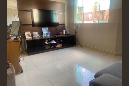 Sala de casa de condomínio à venda com 3 quartos, 110m² em Chácara Seis de Outubro, São Paulo