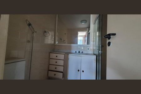 Banheiro de apartamento à venda com 2 quartos, 75m² em Glória, Rio de Janeiro