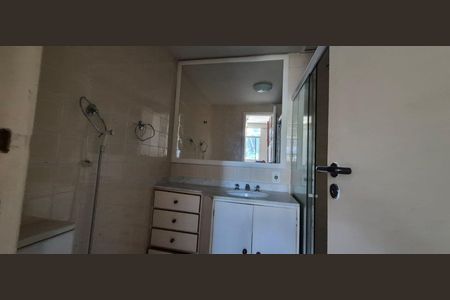 Banheiro de apartamento à venda com 2 quartos, 75m² em Glória, Rio de Janeiro