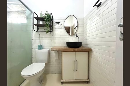 Casa de condomínio para alugar com 40m², 1 quarto e 1 vaga Casa de condomínio para alugar com 40m², 1 quarto e 1 vagaBanheiro