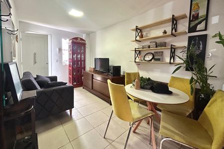 Casa de condomínio para alugar com 40m², 1 quarto e 1 vaga Casa de condomínio para alugar com 40m², 1 quarto e 1 vagaStudio