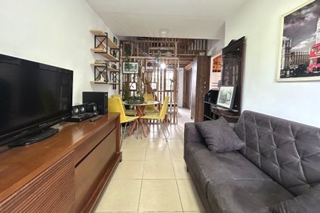 Casa de condomínio para alugar com 40m², 1 quarto e 1 vaga Casa de condomínio para alugar com 40m², 1 quarto e 1 vagaStudio
