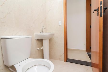 Casa à venda com 116m², 3 quartos e 2 vagasBanheiro Social