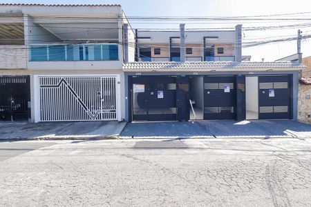 Casa à venda com 116m², 3 quartos e 2 vagasFachada