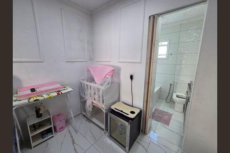 Casa de condomínio para alugar com 84m², 3 quartos e 1 vaga Casa de condomínio para alugar com 84m², 3 quartos e 1 vagaBanheiro da Suíte 1