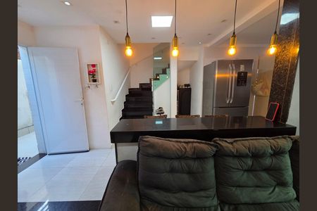 Casa de condomínio para alugar com 84m², 3 quartos e 1 vaga Casa de condomínio para alugar com 84m², 3 quartos e 1 vagaSala