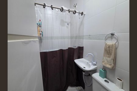 Casa de condomínio para alugar com 84m², 3 quartos e 1 vaga Casa de condomínio para alugar com 84m², 3 quartos e 1 vagaBanheiro